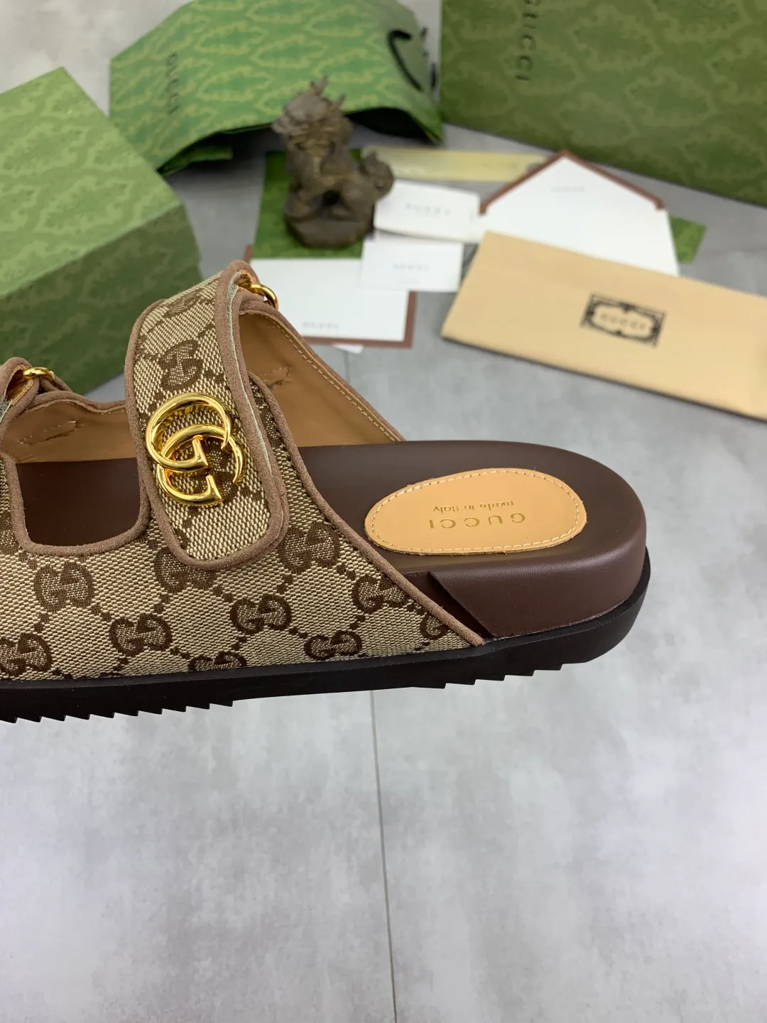 Men's Men's Shoes💰P440💰[New Style] High Version 🎁🎁🎁 GUCCI New Year of the Snake casual slippers, original official website, perfect workmanship, transmitting a kind of noble luxury, sublimating its definition of luxury in Gucci's high-end extraordinary craftsmanship. Original Gucci double G combination outsole, code number: 35-45, complete package